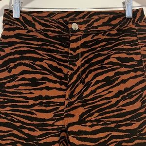 Animal print jeans - Size 4